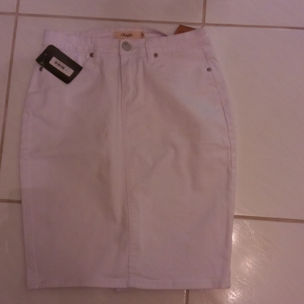 Skirt - Picture 2 of 3